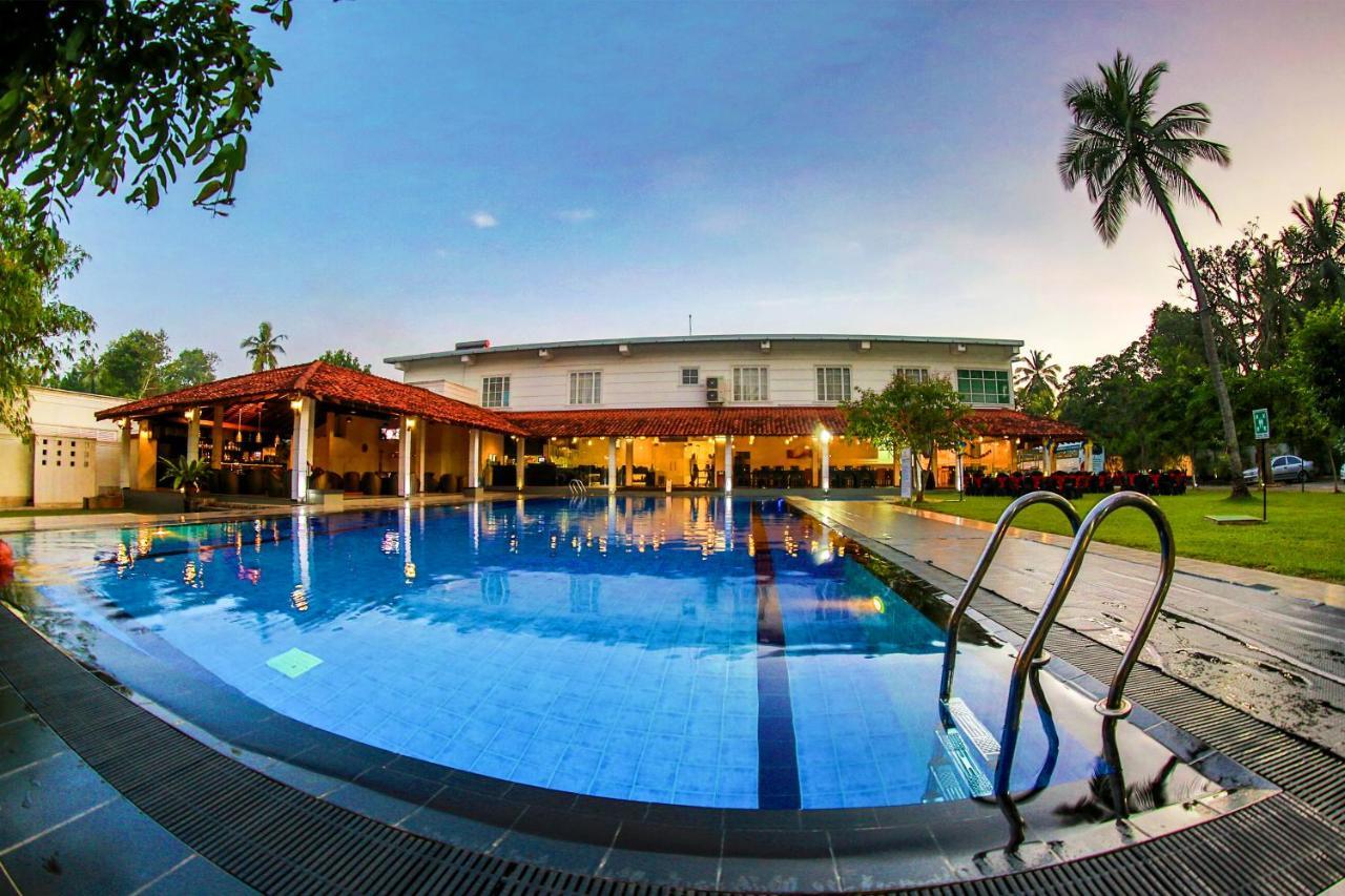 The Covanro Airport Hotel - Katunayake Gampaha Extérieur photo