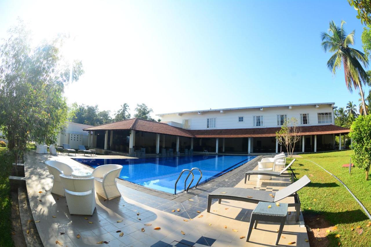 The Covanro Airport Hotel - Katunayake Gampaha Extérieur photo
