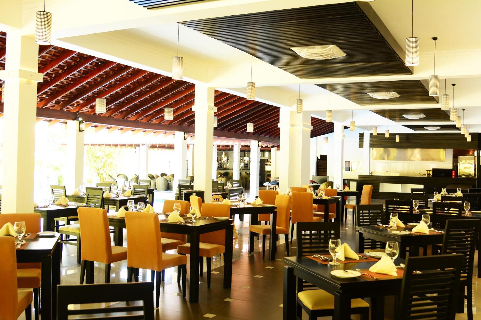 The Covanro Airport Hotel - Katunayake Gampaha Extérieur photo