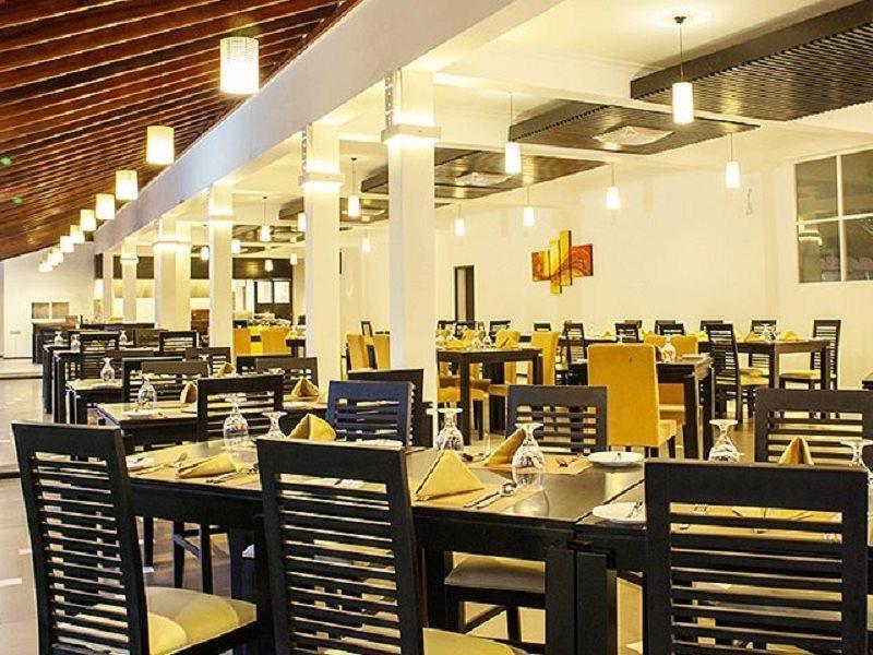 The Covanro Airport Hotel - Katunayake Gampaha Extérieur photo