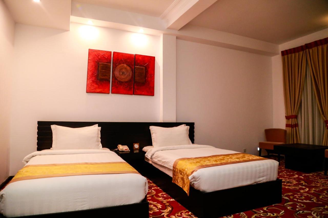 The Covanro Airport Hotel - Katunayake Gampaha Extérieur photo